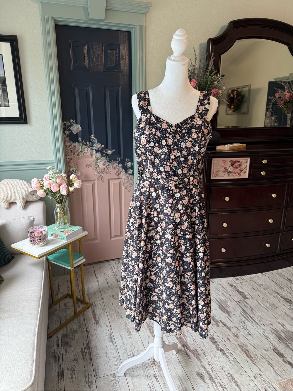 Sweetheart Floral Midi Dress in Black and Pink
